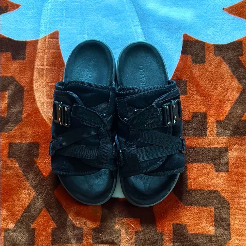 Black Phantoms Remastered DracoSlides